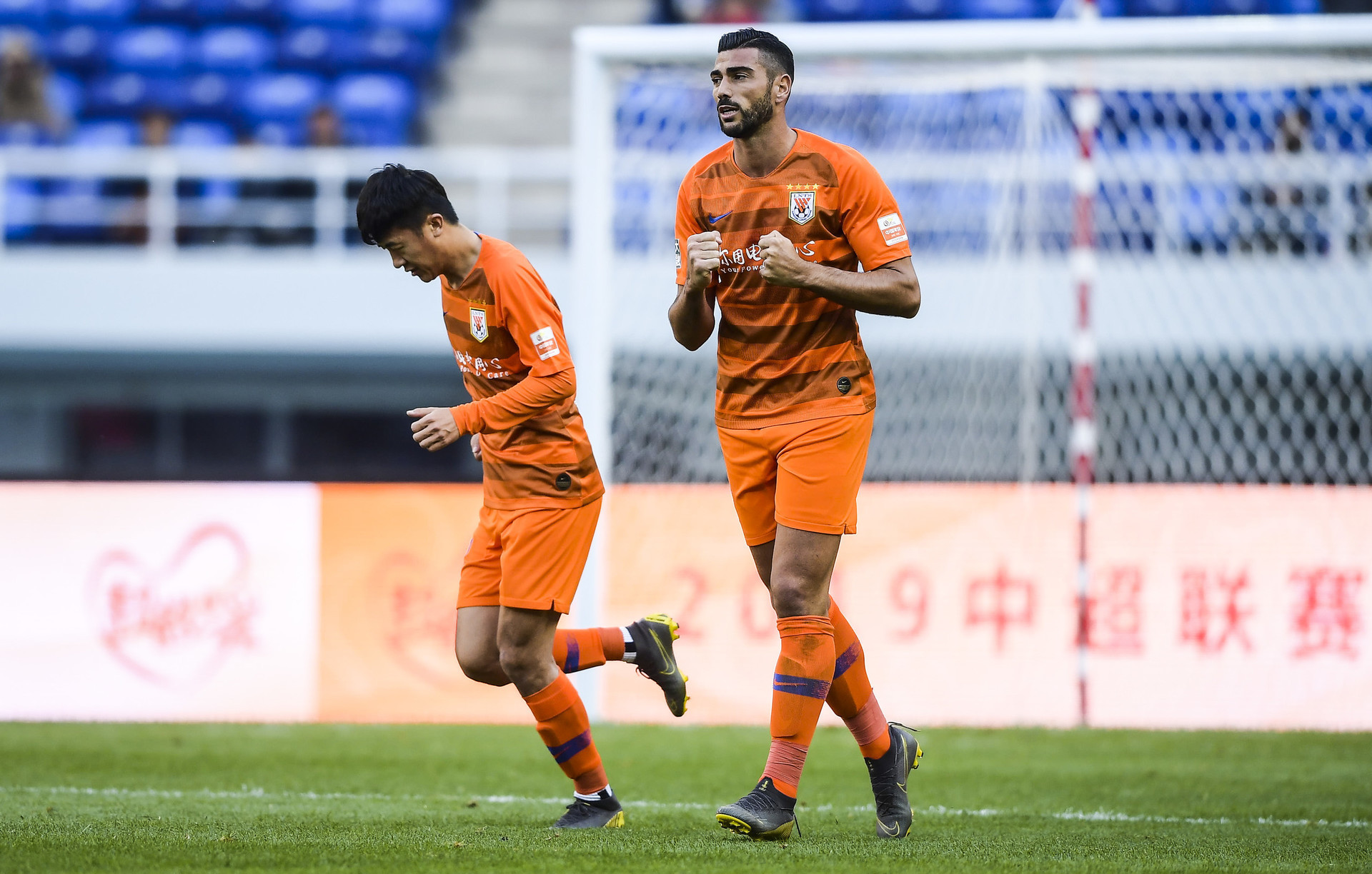 体育社区关于赛地聚焦——中超窗口期热度飙升，马赛防线松动，更衣室稳定，阵容厚度经受考验的信息